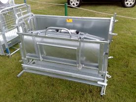 sheep rollover crate