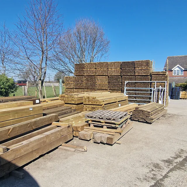 Nigel Farrs yard